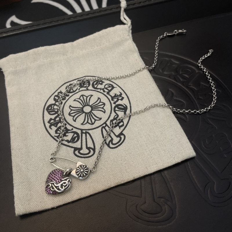 Ch*0me He**ts necklaces